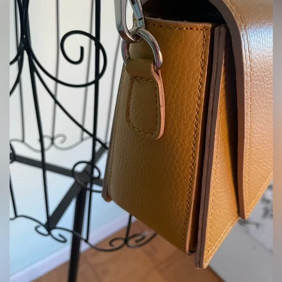 Mara’s Cross body bag in mustard /yellow leather - Picture 11 of 14